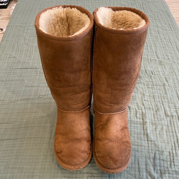 UGG Classic II Genuine Shearling Lined Tall Boot - Picture 3 of 10